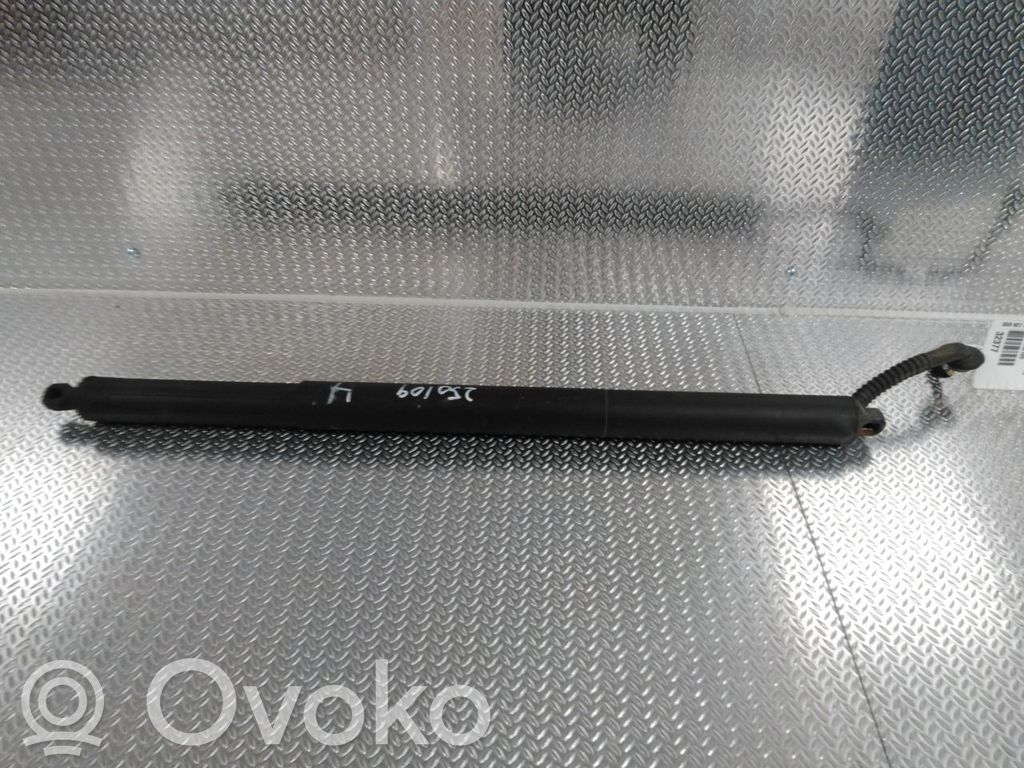 Volkswagen PASSAT B8 Amortyzator klapy tylnej bagażnika