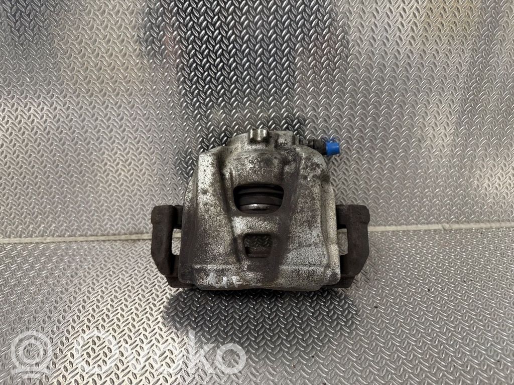 Audi A4 S4 B8 8K Etujarrusatula 