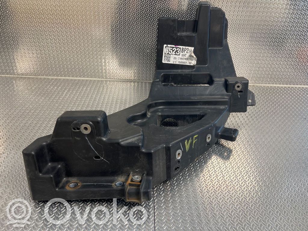 Tesla Model X Headlight/headlamp mounting bracket 