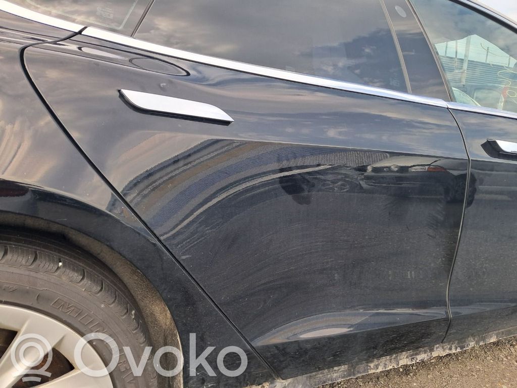 Tesla Model S Tür hinten 