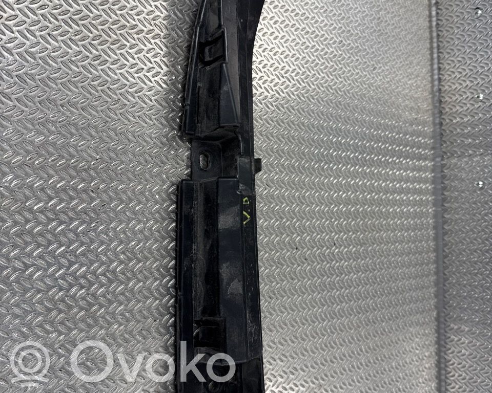 BMW i4 Sottoporta