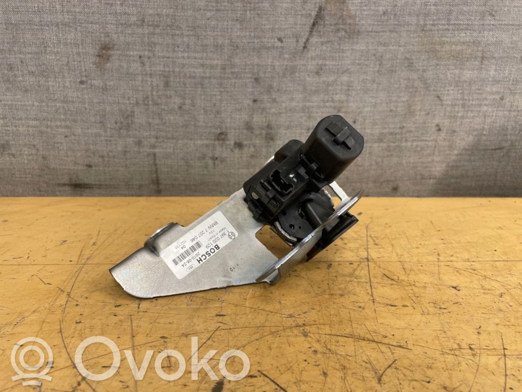BMW 5 F10 F11 Tailgate lock latch 