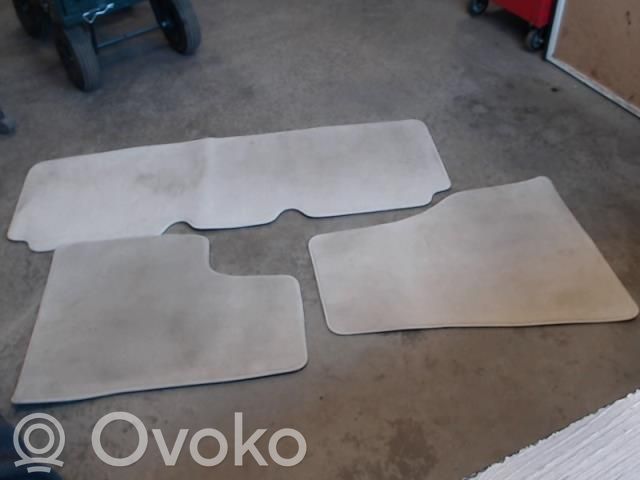 Juego de alfombras de coche