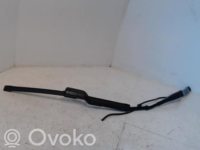 Front wiper blade arm