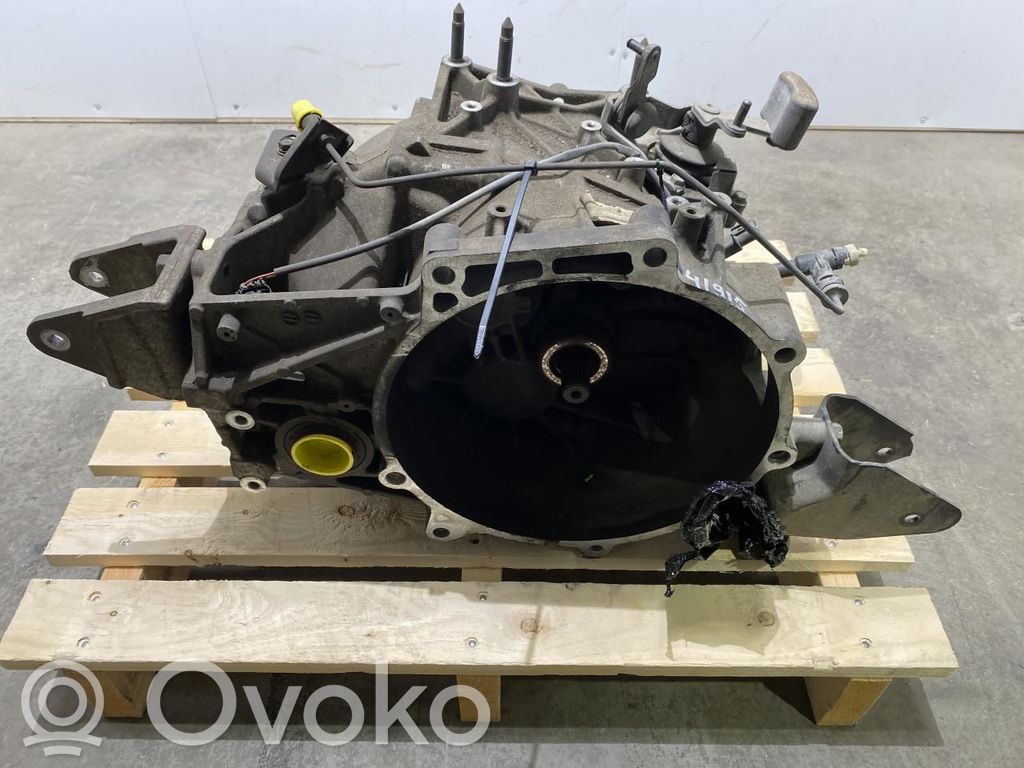 Mitsubishi Grandis Manual 5 speed gearbox 