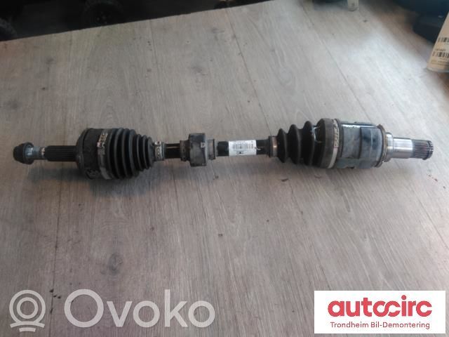 Toyota Auris E180 Etuvetoakseli 