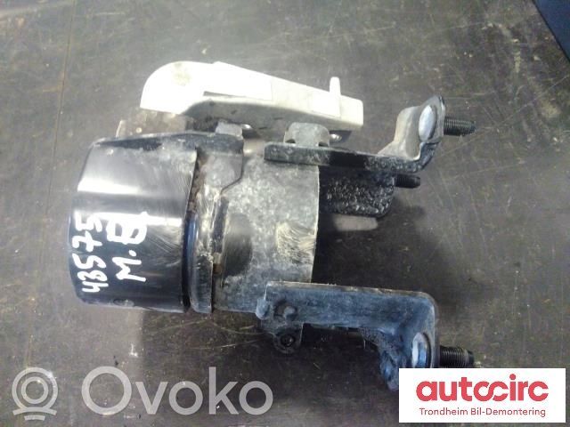 Toyota RAV 4 (XA50) Engine mount bracket 