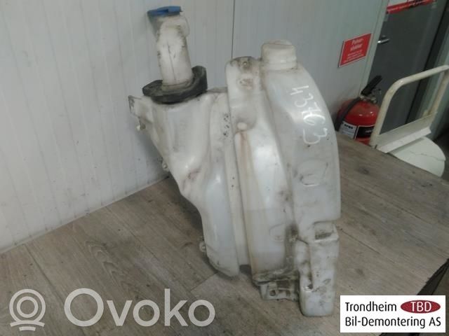 Audi A8 S8 D3 4E Logu šķidruma tvertne 