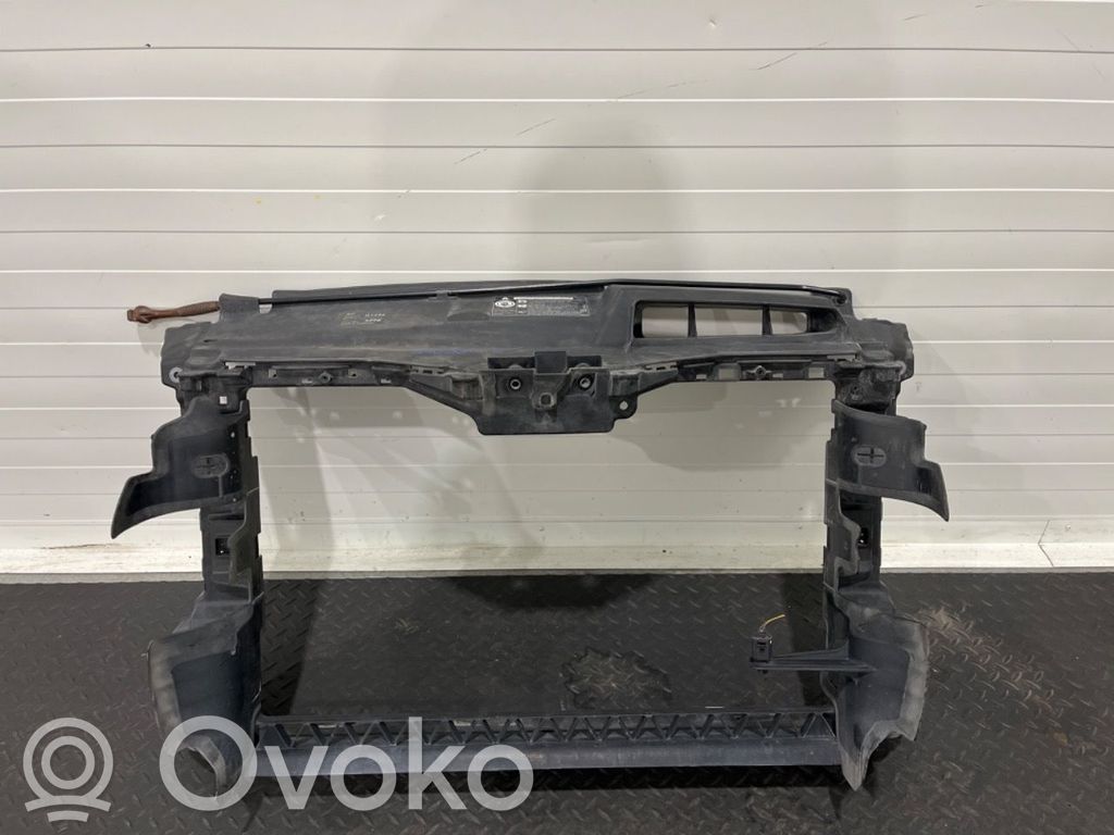 Volkswagen Scirocco Pas przedni 