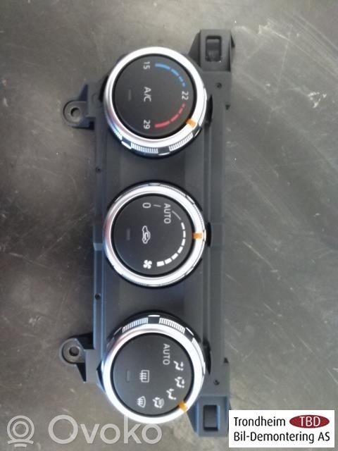 Mazda CX-3 Console centrale, commande chauffage/clim 