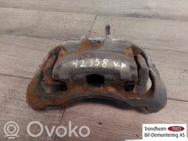 Volvo XC70 Передний суппорт 