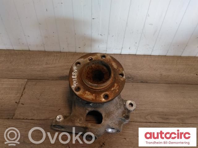 BMW 5 E60 E61 Priekšējā riteņa rumbas vārpstas šarnīrs (stupica, capfa) 