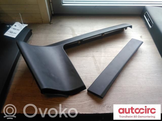 Tesla Model X Muut kojelaudan osat 