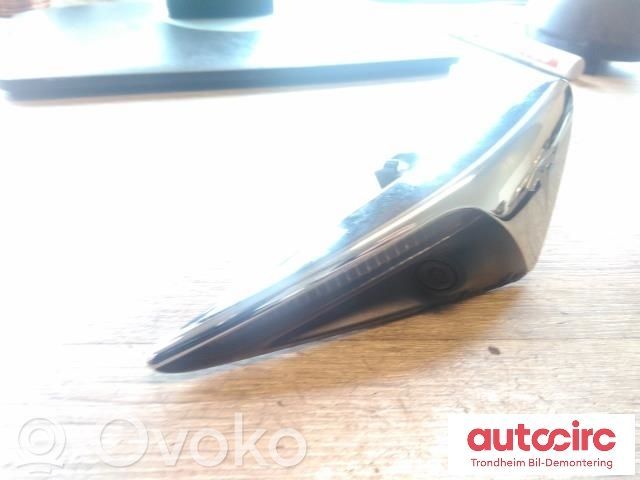 Tesla Model X Front indicator light 