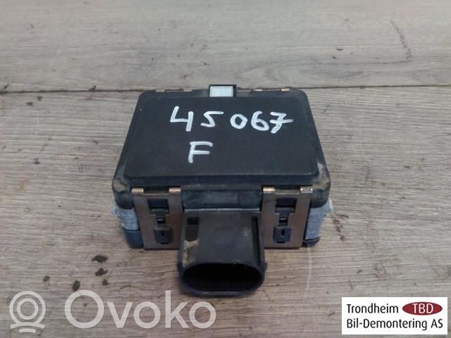 Tesla Model S Radarsensor Abstandsradar 