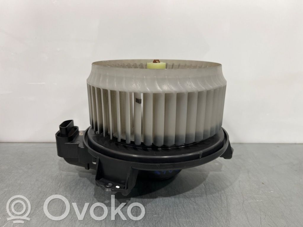 Toyota Auris 150 Lämmittimen puhallin 