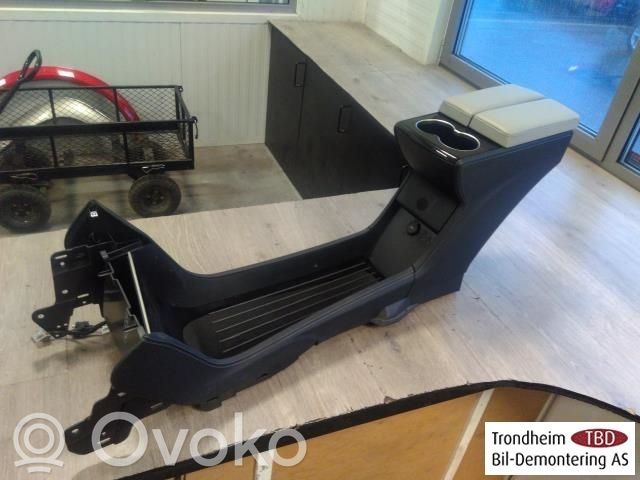 Tesla Model S Bracciolo 