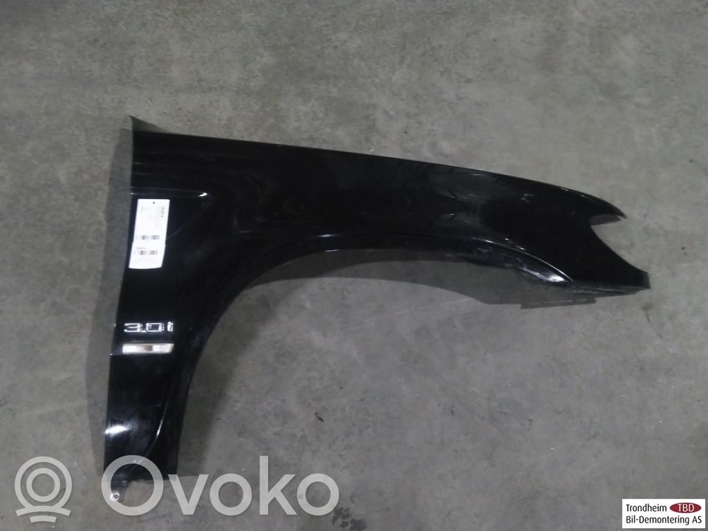 BMW X5 E53 Sparnas 