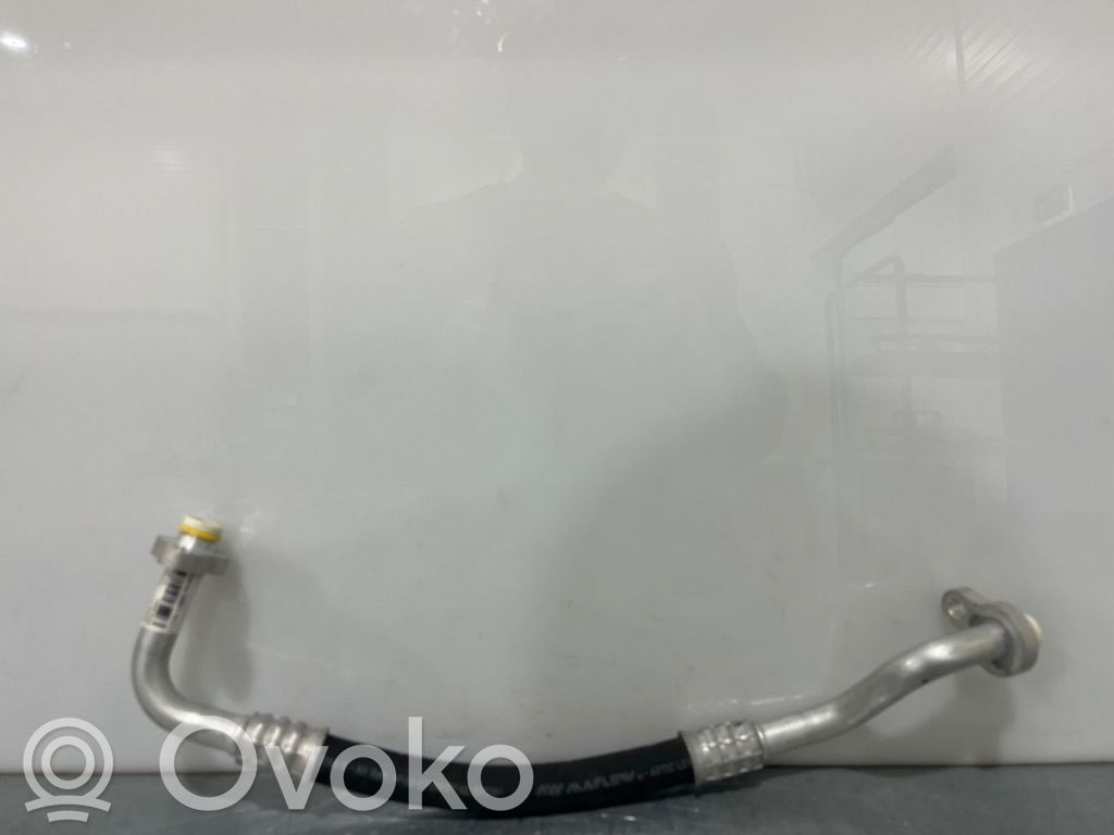 Volvo C40 Ilmastointilaitteen putki (A/C) 