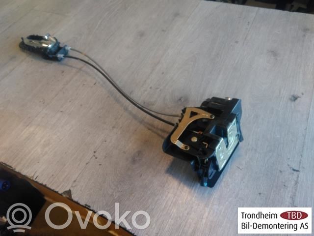 SsangYong Rodius Zamek drzwi przednich 