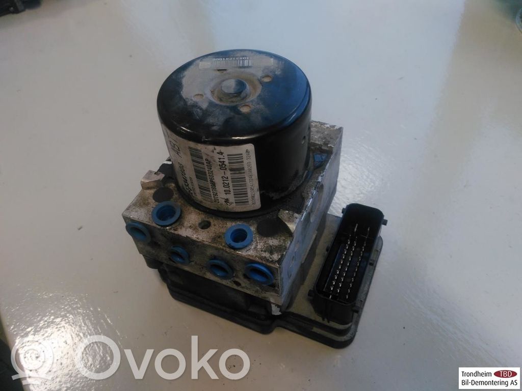 Opel Astra J ABS bloks 
