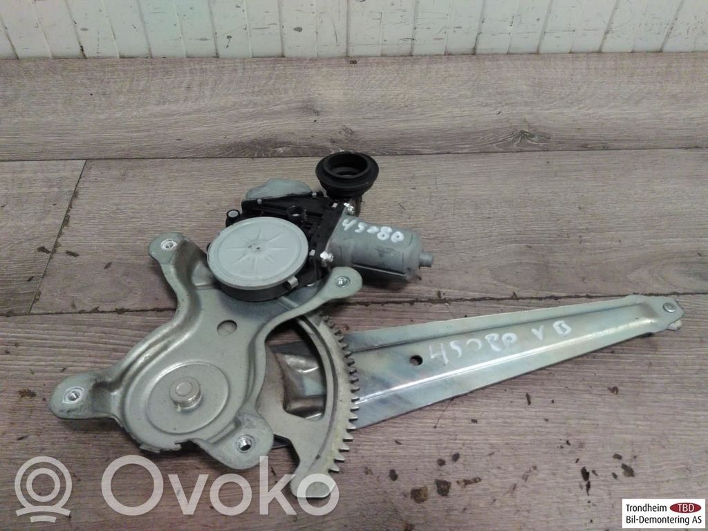 Podnośnik szyby drzwi z silniczkiem   8571075030,8571075070,6984060110,6984060110,8571075030,8571075070