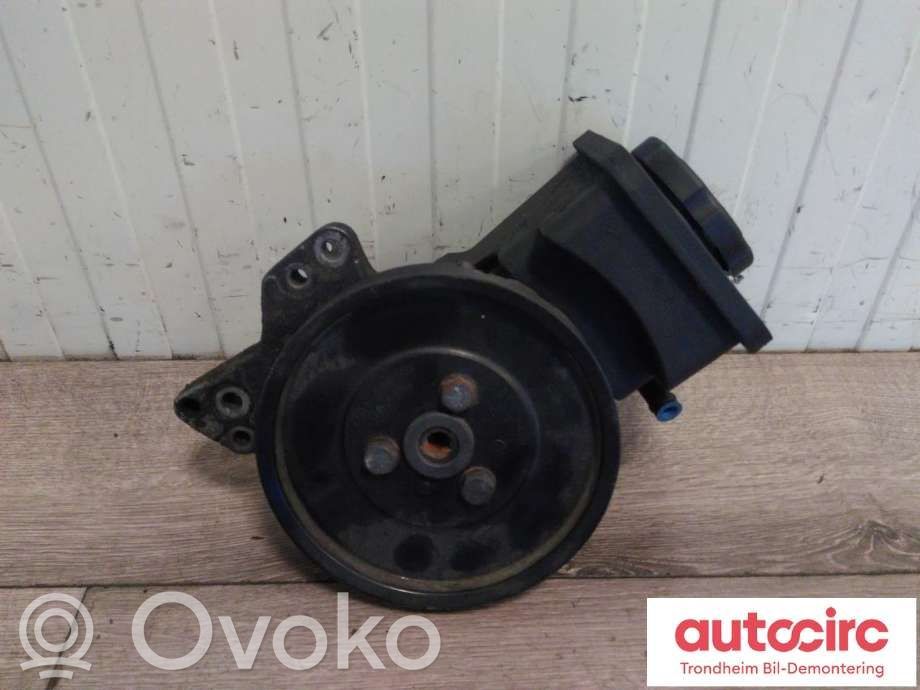 BMW 7 E38 Servopumpe 