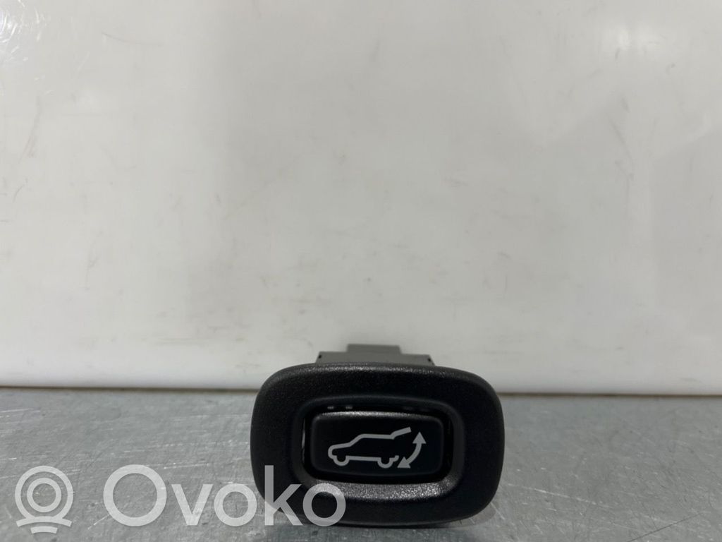 Mitsubishi Outlander Tailgate opening switch 