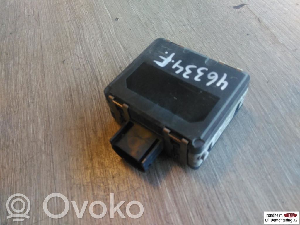 Tesla Model S Distronic sensor radar 