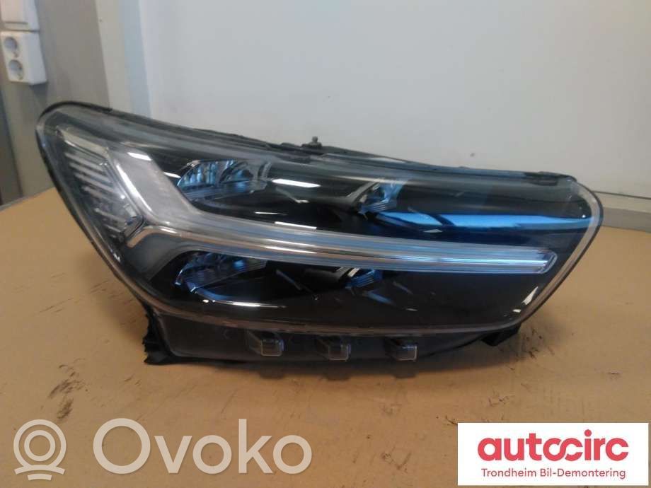 Volvo XC40 Headlight/headlamp 