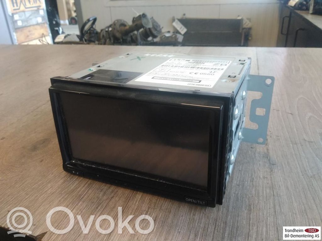 Nissan Leaf I (ZE0) Panel / Radioodtwarzacz CD/DVD/GPS 