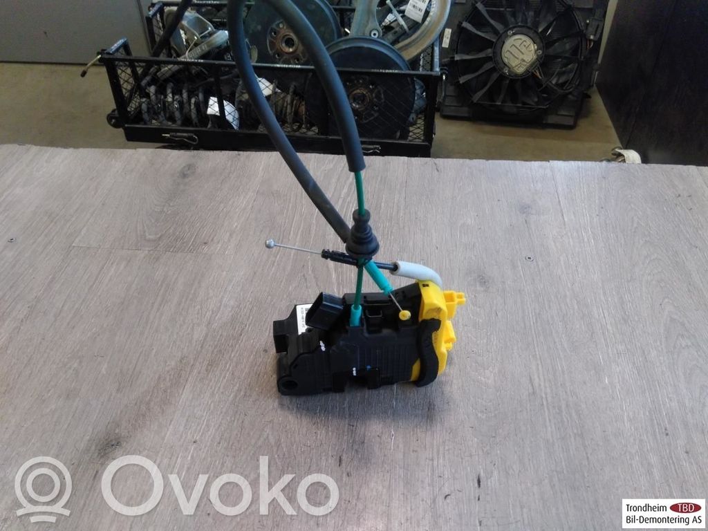 KIA Ceed Etuoven lukko 