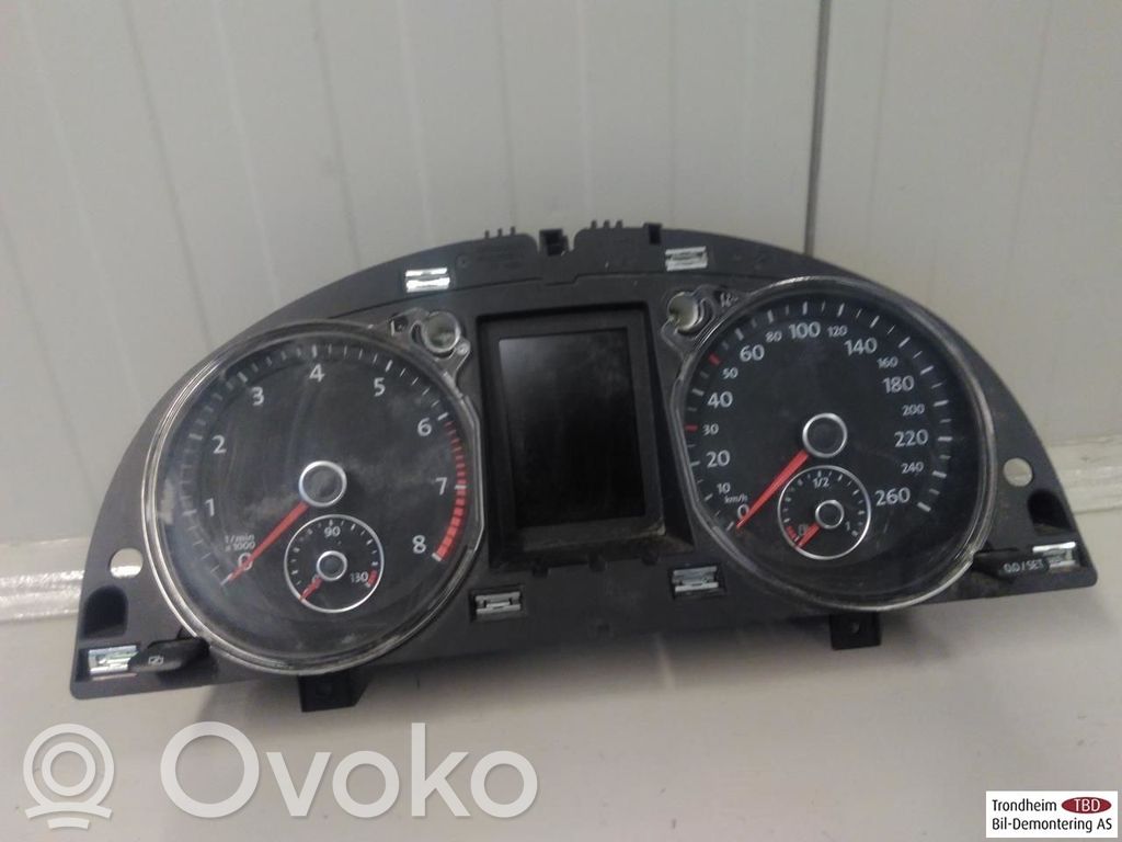 Volkswagen PASSAT B7 Tachimetro (quadro strumenti) 