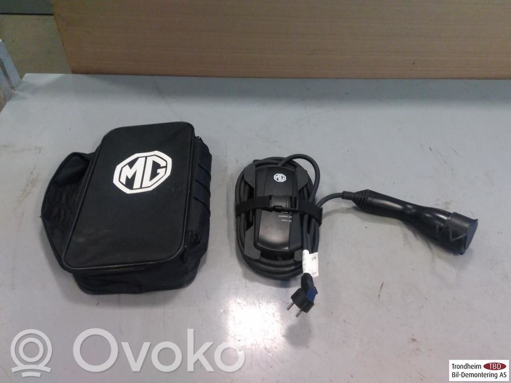 MG ZS Sähköauton latauskaapeli