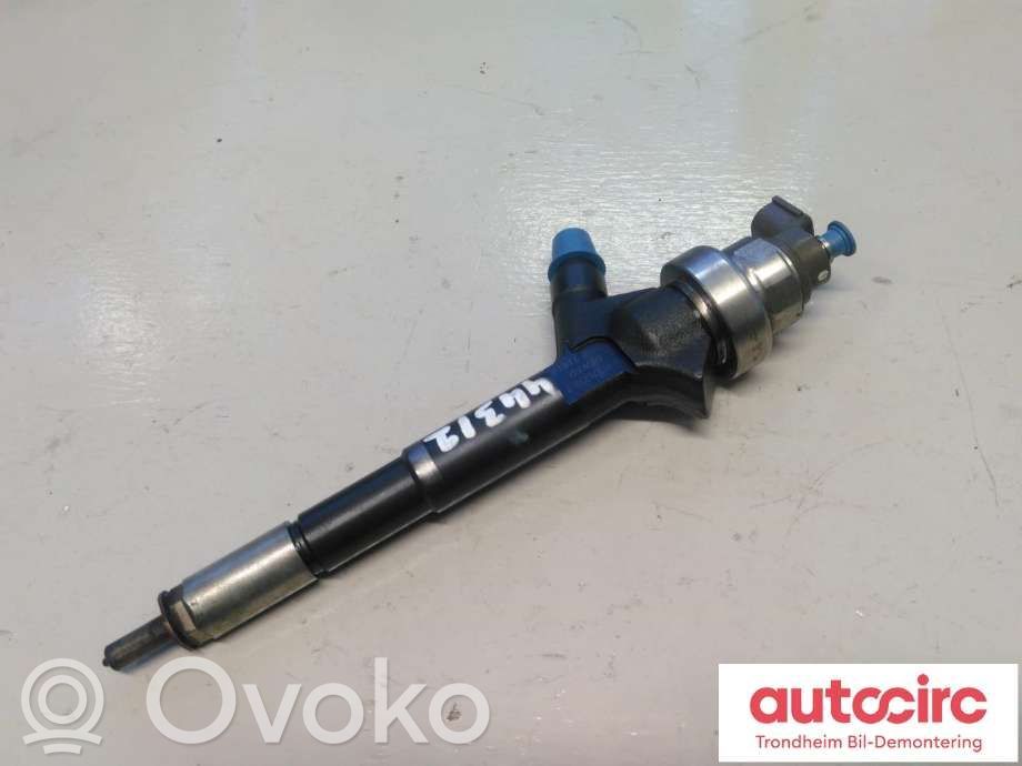 Opel Astra J Inyector de combustible 