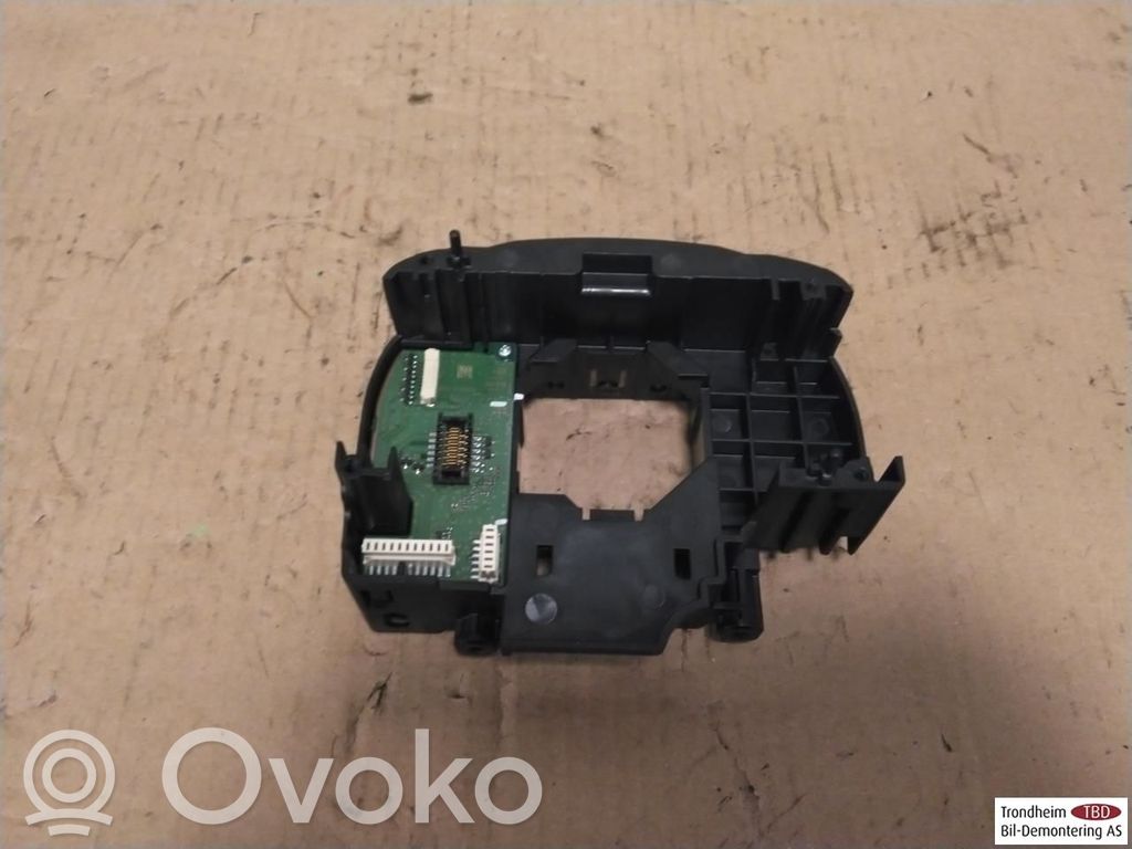 Interruptor de control multifunción   J9D313N064DF,J9D313N064DG,J9D313N064DF,J9D313N064DG,T4K11136,T4K13751