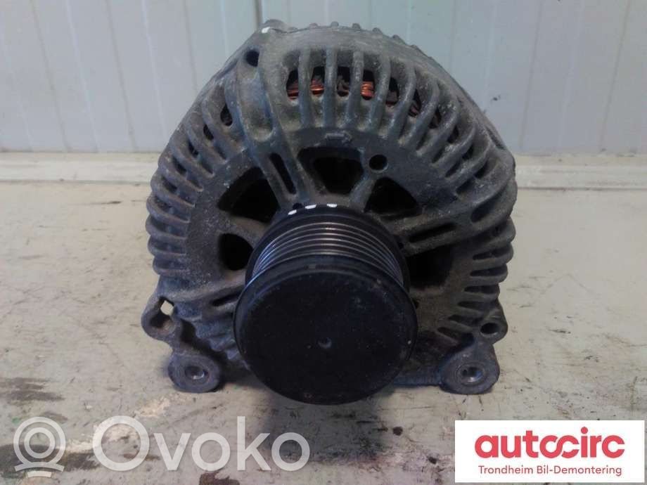 Volkswagen PASSAT B6 Alternator 