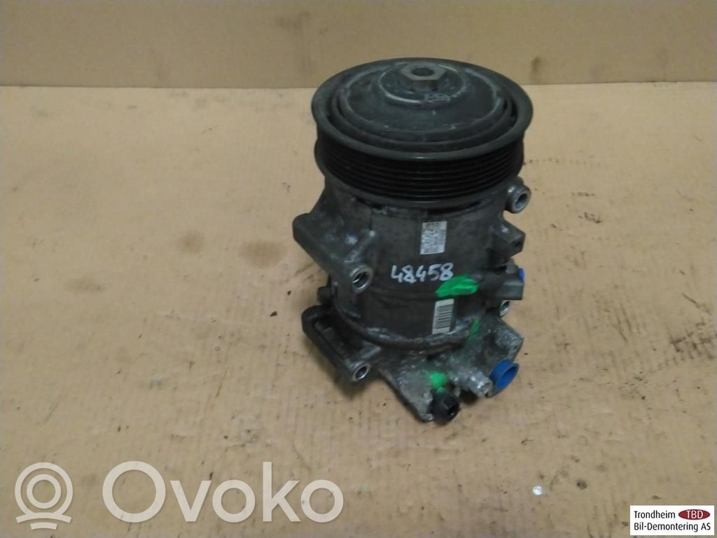 Toyota RAV 4 (XA40) Kompresor / Sprężarka klimatyzacji A/C 