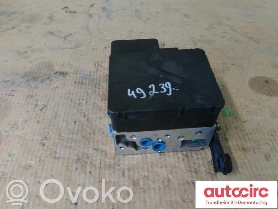 Lexus RX III ABS bloks 