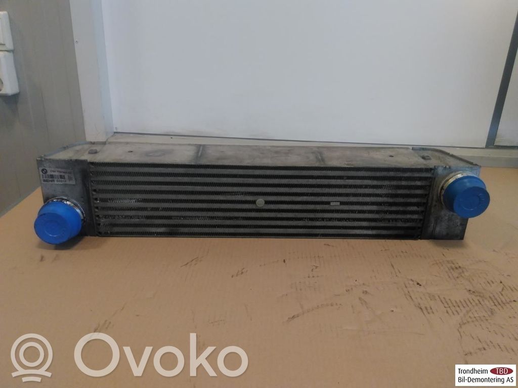 BMW 5 E60 E61 Radiatore intercooler 