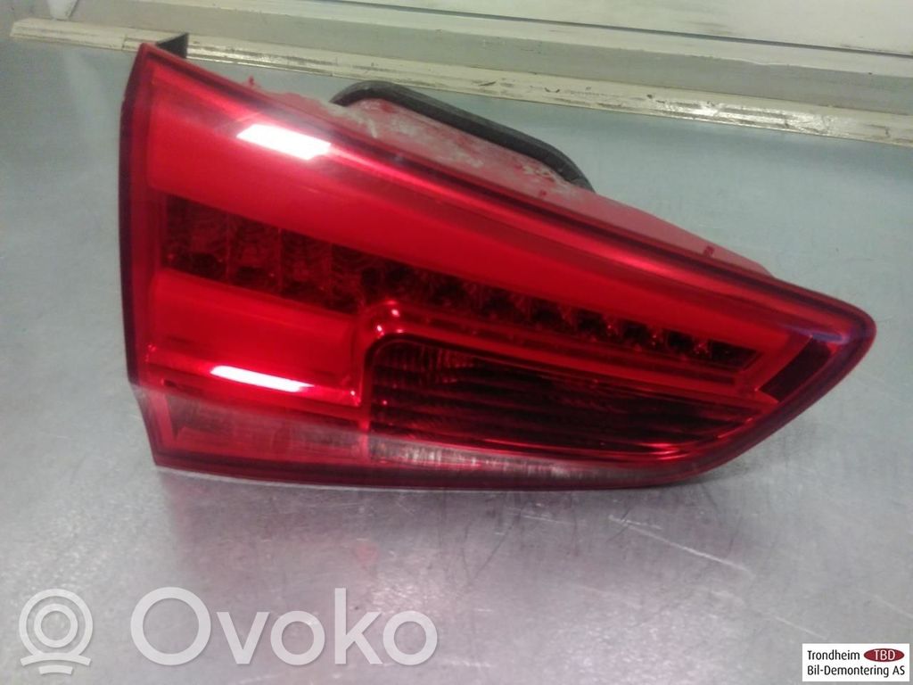 KIA Ceed Aizmugurējais lukturis virsbūvē 