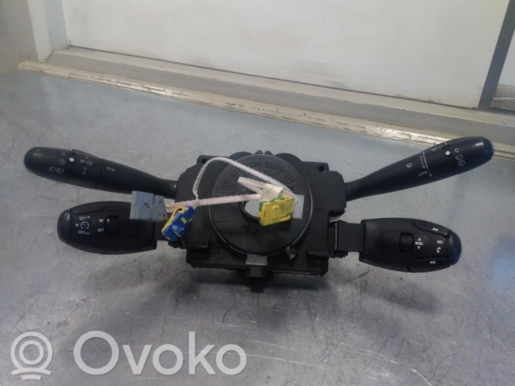 Peugeot 307 Interrupteur / bouton multifonctionnel 