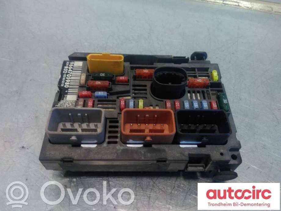 Peugeot 407 Juego de caja de fusibles 