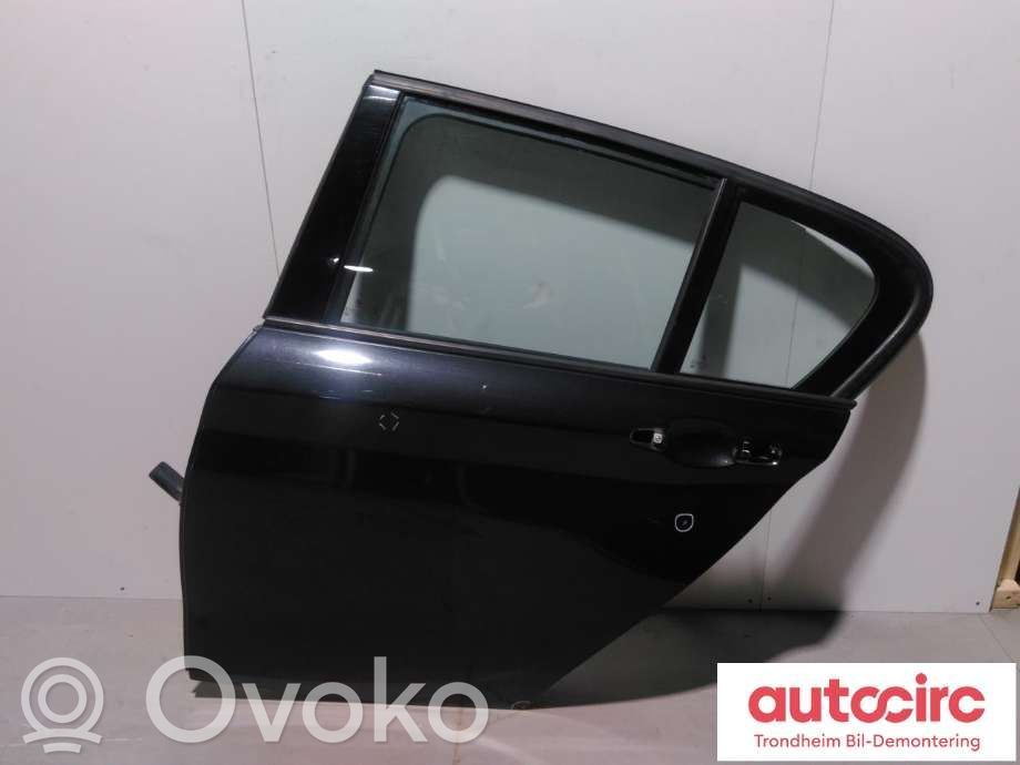 BMW 1 F20 F21 Aizmugurējās durvis 