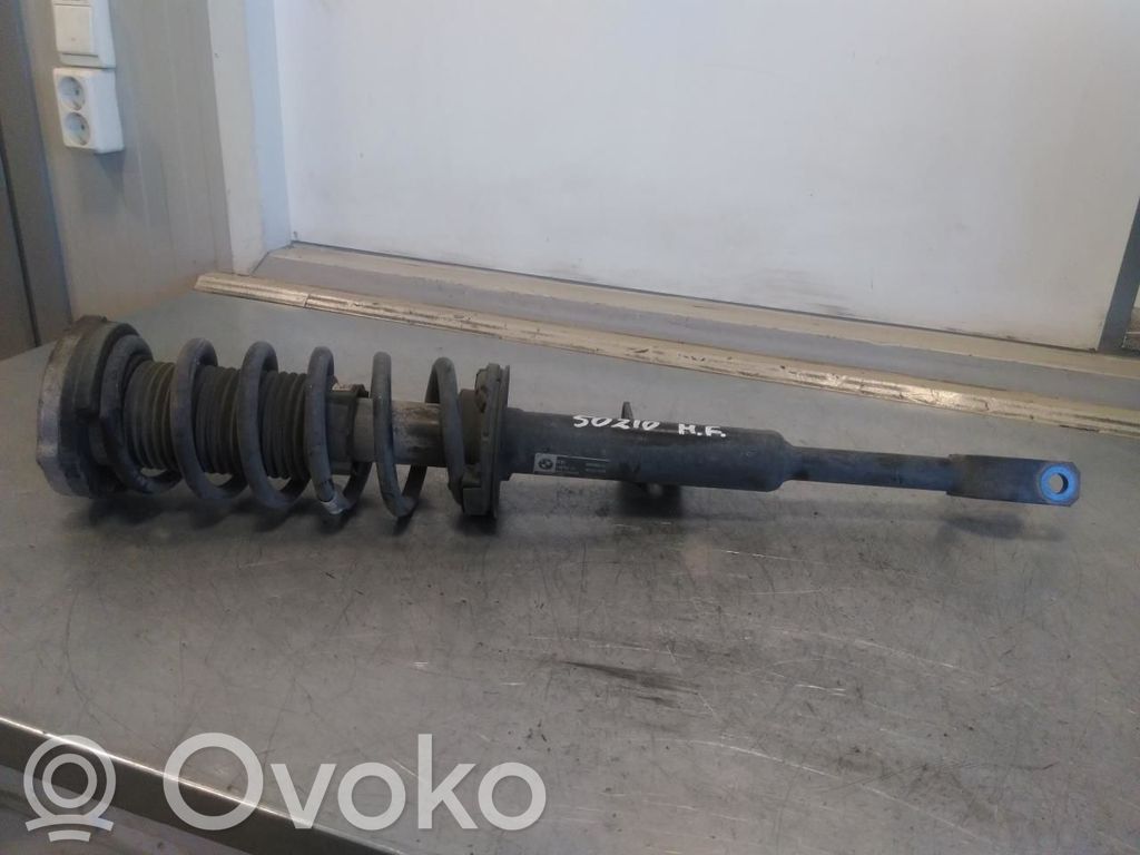 BMW 5 G30 G31 G38 Amortyzator osi przedniej ze sprężyną 