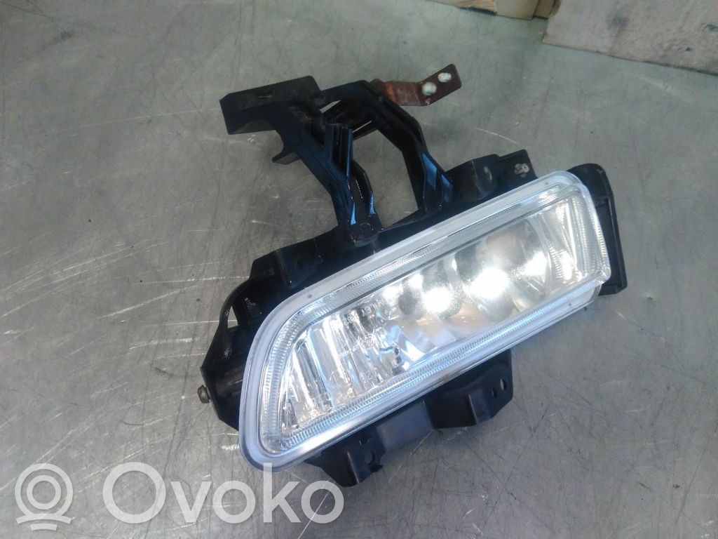 Etusumuvalo   BR5V51690C,BR5V51690B,BR5V51690B,BR5V51690B,BR5V51690C