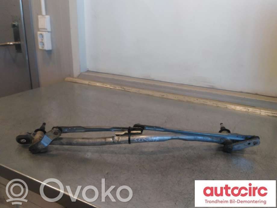 Mazda 3 I Front wiper linkage 