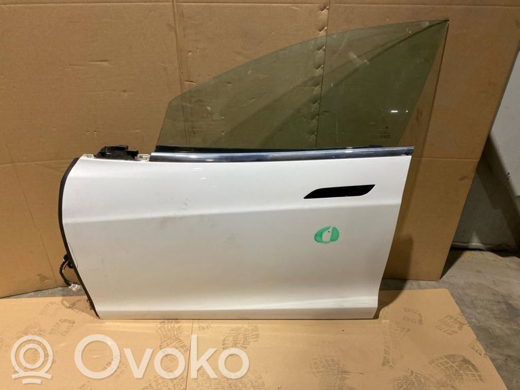 Tesla Model S Priekinės durys 