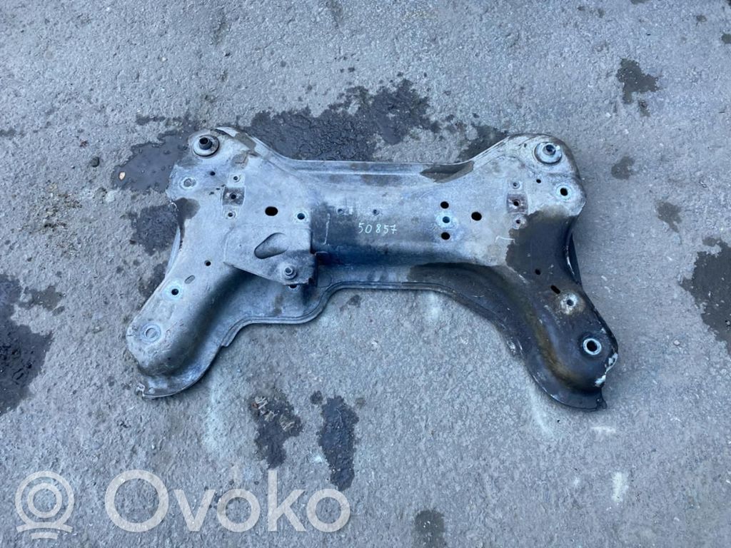 Nissan NV300 Rama pomocnicza przednia 