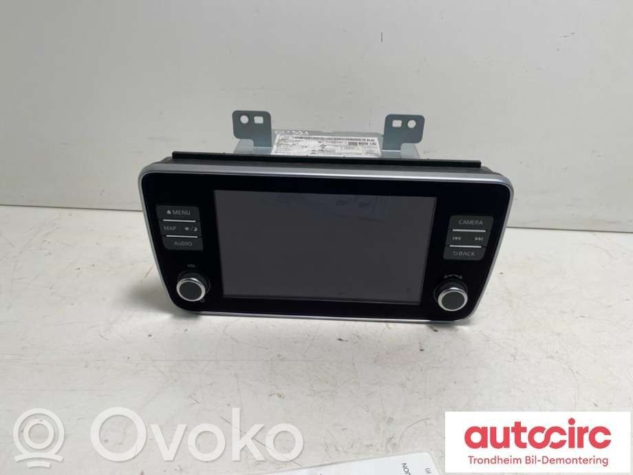 Nissan Leaf II (ZE1) Panel / Radioodtwarzacz CD/DVD/GPS 